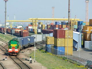 За счет дополнительных поездов можно увеличить количество перевозку контейнеров