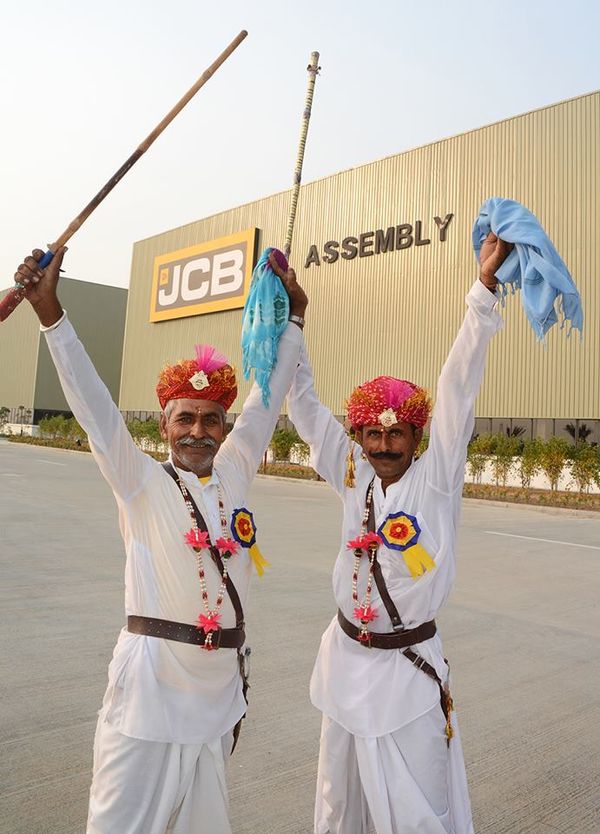JCB запустила два новых предприятия в Индии