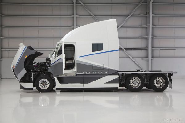Daimler представил концепт нового экспериментального магистрального тягача Freightliner SuperTruck