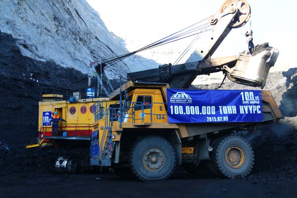 Карьерный самосвал БЕЛАЗ-7555B произвел перевозку 100-миллионной тонны угля в Монголии