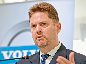 Глава Volvo CE подал в отставку